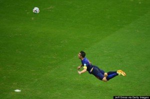 L'envol de Van Persie pendant l’égalisation 