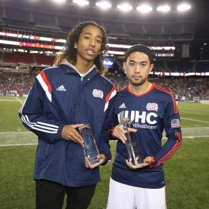 Zachary Heriveaux, lauréat d’UnitedHealthcare Youth Player of the Year et Lee Nguyen, le Golden Boot